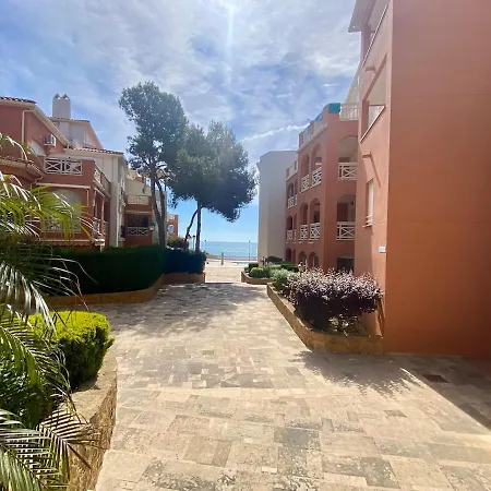 아파트 Beachfront, Pool, Air Conditioning, 3 Bedrooms, Sea View *