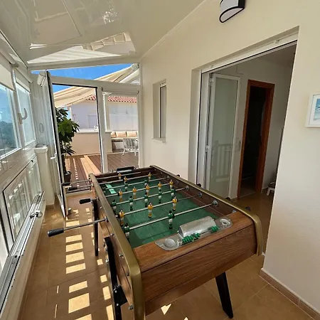 Beachfront, Pool, Air Conditioning, 3 Bedrooms, Sea View 아파트 *