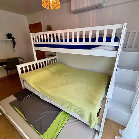 Beachfront, Pool, Air Conditioning, 3 Bedrooms, Sea View 아파트 *