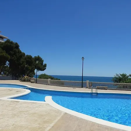 아파트 Beachfront, Pool, Air Conditioning, 3 Bedrooms, Sea View *