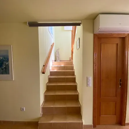아파트 Beachfront, Pool, Air Conditioning, 3 Bedrooms, Sea View