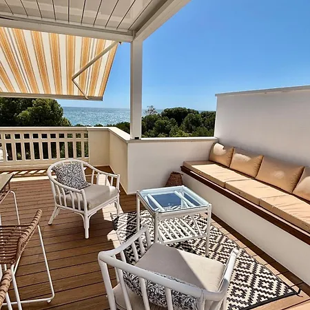 Beachfront, Pool, Air Conditioning, 3 Bedrooms, Sea View
